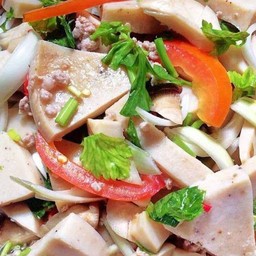 ยำหมูยอ