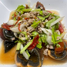 ยำไข่เยี่ยวม้า