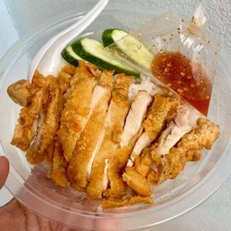 ข้าวไก่ทอดน้ำจิ้มแจ่ว
