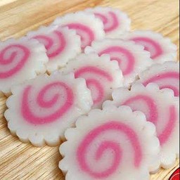 ลูกชิ้นปลานารูโตะมากิ鳴門卷