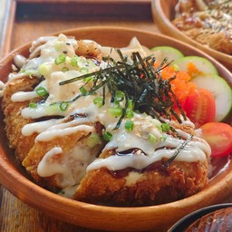 ข้าวหมูทงคัตสึ ทาทาร์ซอส