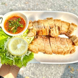 หมูกรอบจิ้มแจ่ว(กับข้าว)