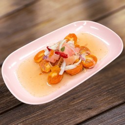 ยำไข่แดง