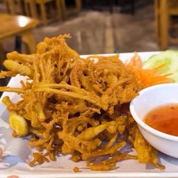 เห็ดเข็มชุปแป้งทอด