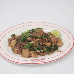 ผัดซีอิ้วเส้นใหญ่หมู