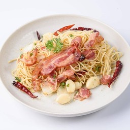 สปาเก็ตตี้เบค่อนผัดพริกแห้ง