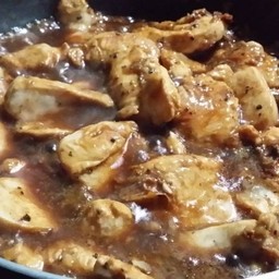 ไก่กระเทียมพริกไทย - ราดข้าว