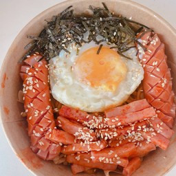 มาม่า SAMYANG ไส้กรอก  แฮม ไข่ดาว