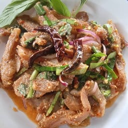 น้ำตกคอหมูย่าง