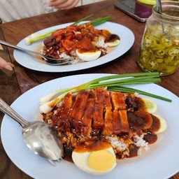 ข้าวหมูกรอบกุนเชียง