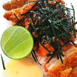 ข้าวสะโพกไก่กรอบครีมมะนาวสไตล์ญี่ปุ่น