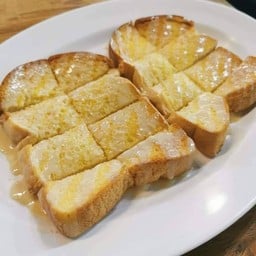 ขนมปังปิ้ง เนยนม