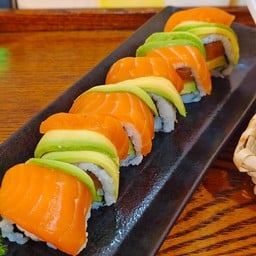 126 แซลมอนอาโวทวิสโรล