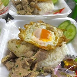 ข้่าวหมูน้ำมันหอย
