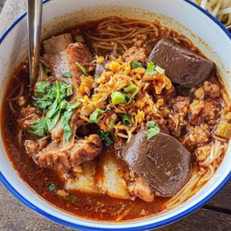 ขนมจีนน้ำเงี้ยว