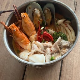 ต้มยำรวมมิตรทะเล