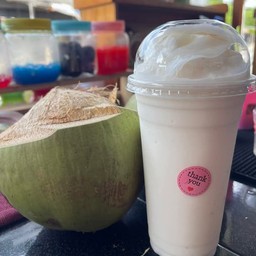 มะพร้าวนมสดปั่น