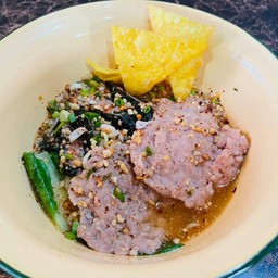 เส้นเล็กน้ำใส-หมูกระบวย