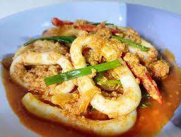 ปลาหมึก ผัดผงกระรี่