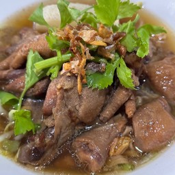 ก๋วยเตี๋ยวไก่ตุ๋น