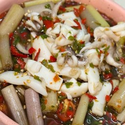 ยำปลาหมึก