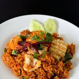 ข้าวผัดต้มยำทะเล