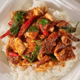 พริกแกงหมูราดข้าวไข่ดาว