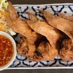 ปีกไก่ทอดเสวย