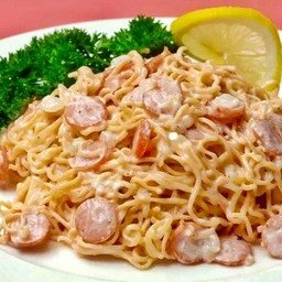 มาม่าคาโบนาร่า ใส่ไส้กรอก