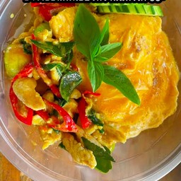 ข้าวไก่ผัดแห้งเขียวหวานไข่ข้น