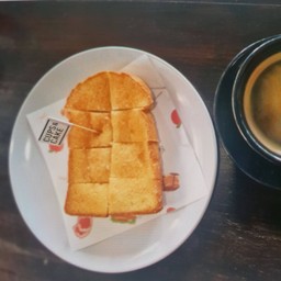 ปังอบเนยน้ำผึ้ง