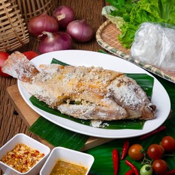 ปลาสดใหม่น้ำจิ้มเด็ดผักสะอาดทานกันได้ลงตัว
