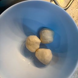 ลูกชิ้น 3 ลูก