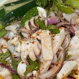 ลาบปลาหมึก