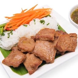 เส้นหมี่หมูย่าง