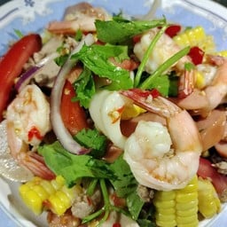 ยำข้าวโพดใส่กุ้งสุก