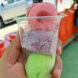 ไอศกรีมตัก