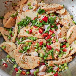 ยำขนมจีนหมูยอปลาร้า