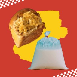 นมสดร้อน +ปังปิ้งไส้ทะลักเนยพริกเผาไก่หยอง