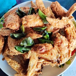 ปีกไก่ทอดกรอบ ชิ้นละ