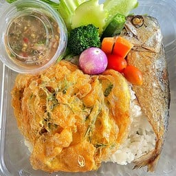 ข้าวน้ำพริก+ปลาทูทอด+ไข่ชะอม