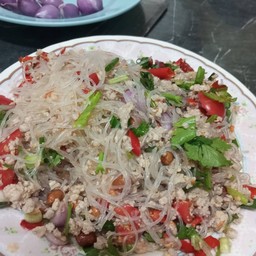 ยำวุ้นเส้นโบราณเจ้าดังจ่าโสด