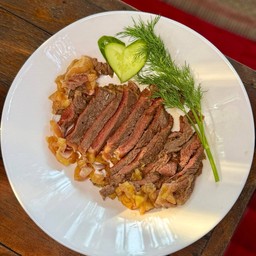 เนื้อพิคานย่าจ้ำซอส