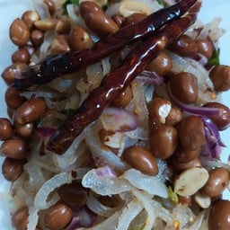 ยำหนังหมู