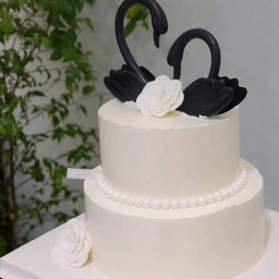 เค้กหงส์สองชั้น