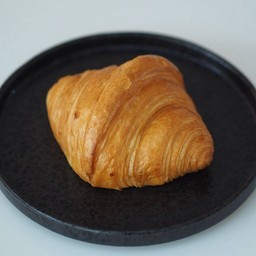 Plain Croissant ( ครัวซอง ไม่มีไส้ )