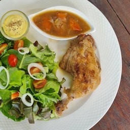 สลัดไก่อบ
