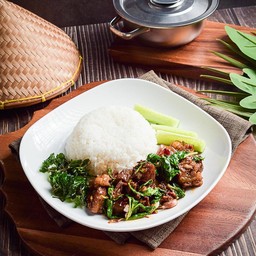 ข้าวกระเพราเนื้อตุ๋น