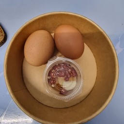 ไข่ต้ม 2 ฟอง พร้อมพริกน้ำปลา