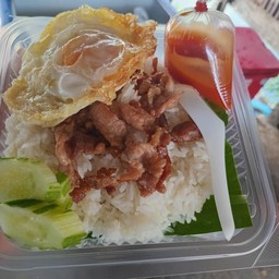 หมูทอดไข่ดาว